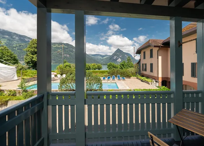 Hid Ag: Lakeview Studio Mit Parkplatz Und Balkon